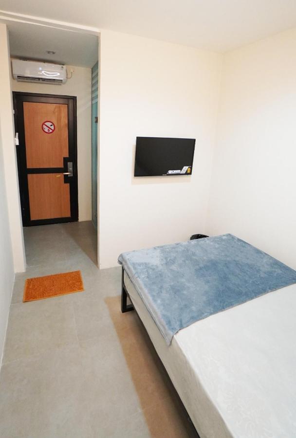 Hostel 18 Pasangan Butuh Surat Nikah Bandung Exterior foto